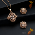 Pendant set