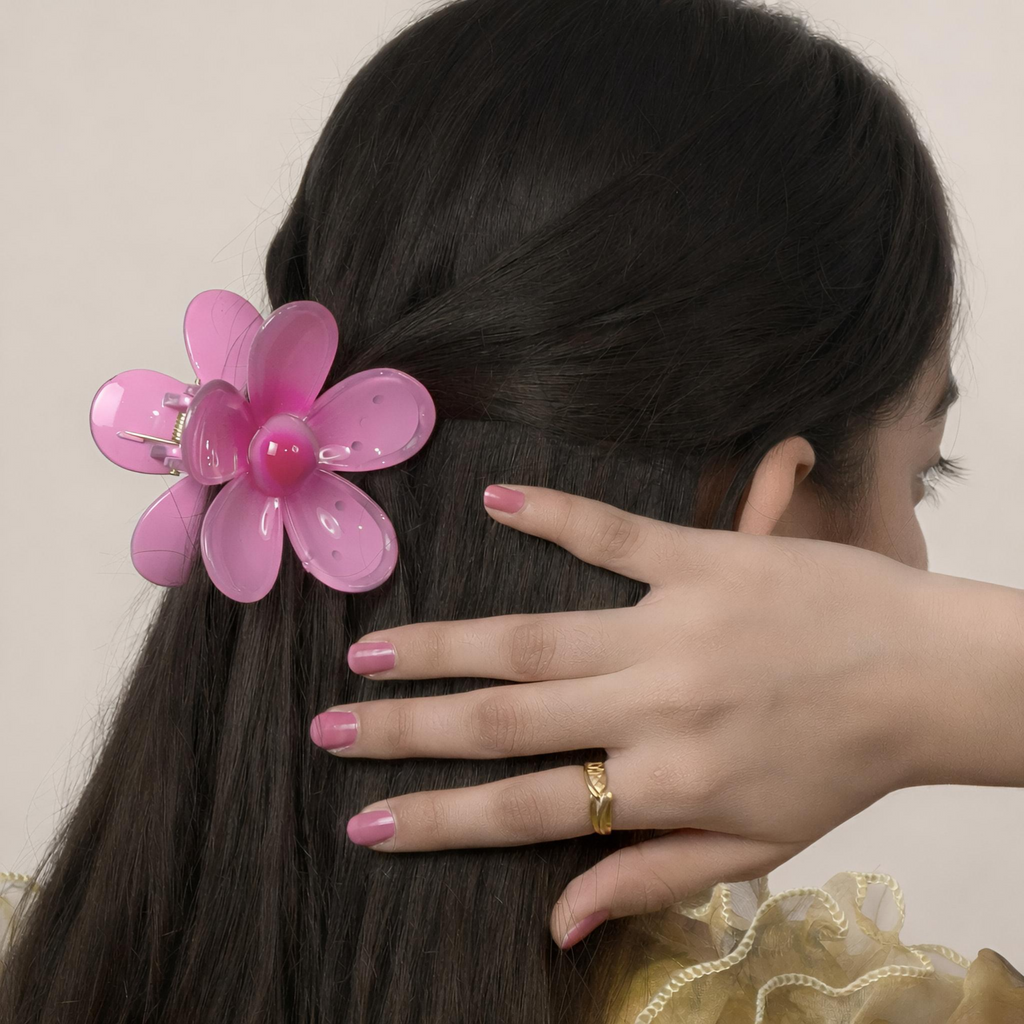 Glossy Daisy Hair Claw