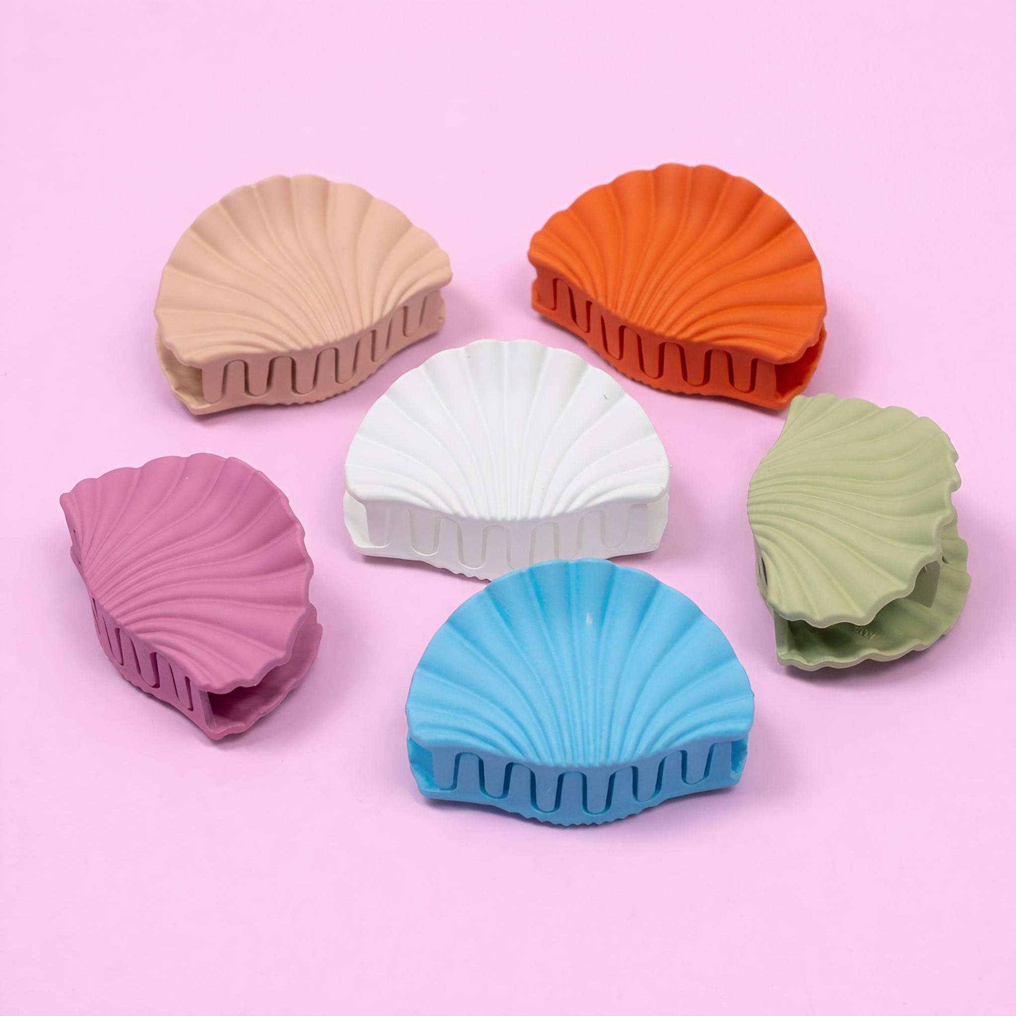 Shell Textured Hair Claw Clip